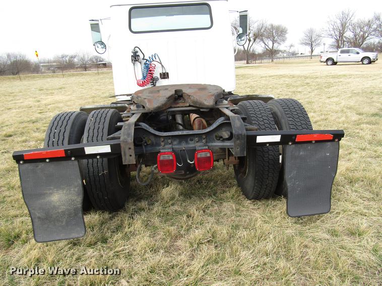 image for item DB6863 1997 International 4700 semi truck