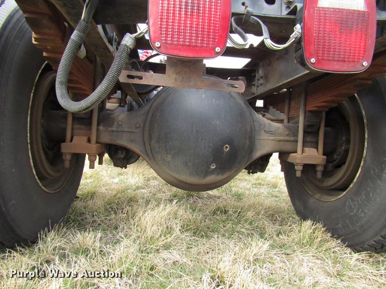 image for item DB6863 1997 International 4700 semi truck