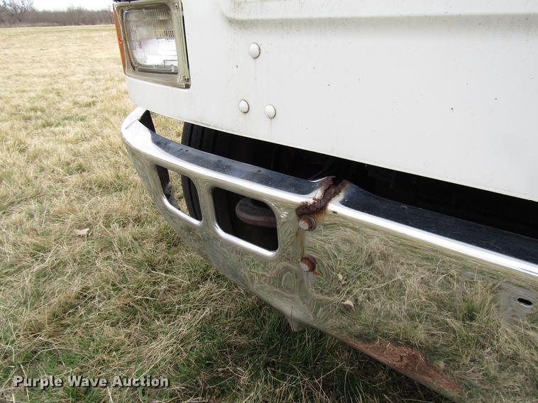 image for item DB6863 1997 International 4700 semi truck