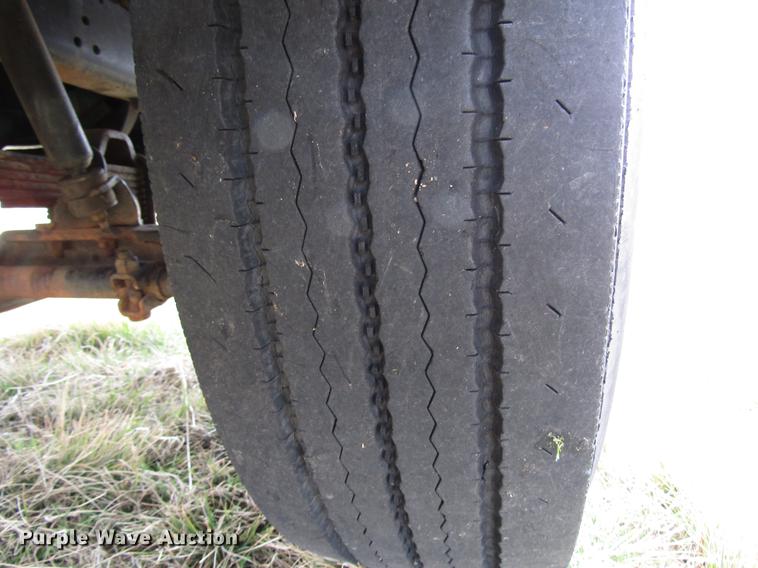 image for item DB6863 1997 International 4700 semi truck