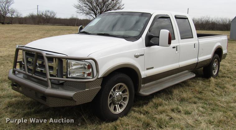 image for item DB6864 2005 Ford F350 Super Duty King Ranch Crew Cab pickup truck