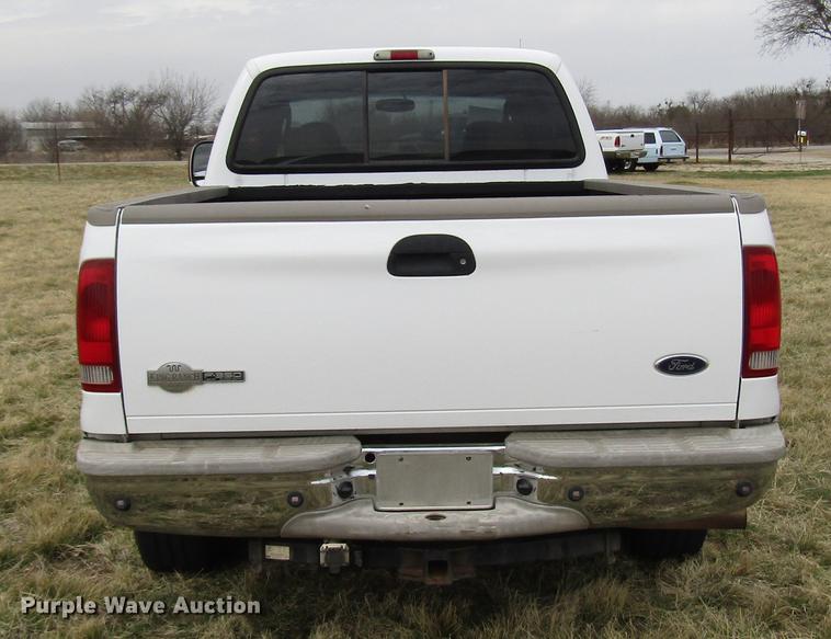 image for item DB6864 2005 Ford F350 Super Duty King Ranch Crew Cab pickup truck