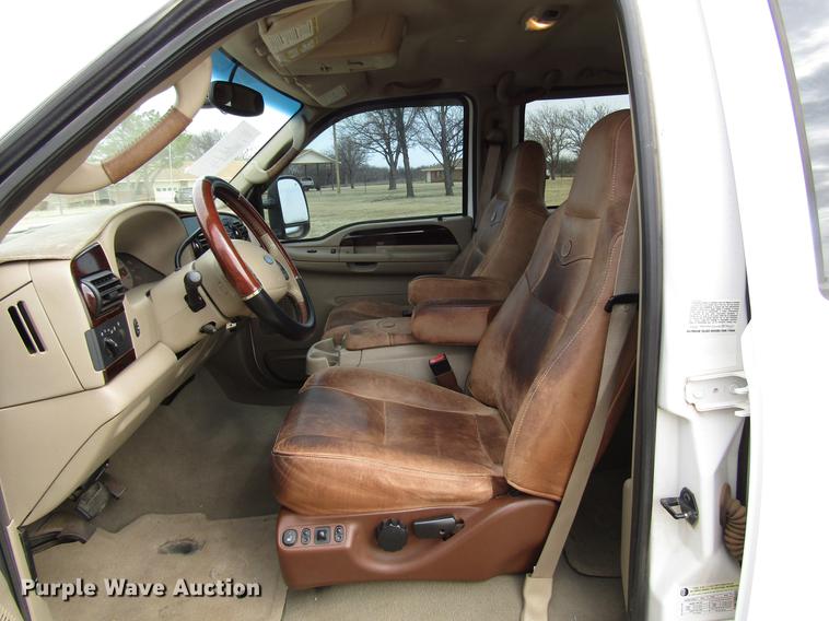 image for item DB6864 2005 Ford F350 Super Duty King Ranch Crew Cab pickup truck