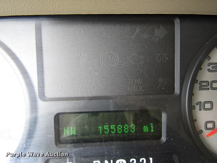 image for item DB6864 2005 Ford F350 Super Duty King Ranch Crew Cab pickup truck