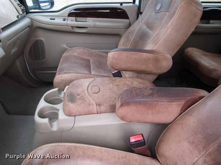 image for item DB6864 2005 Ford F350 Super Duty King Ranch Crew Cab pickup truck