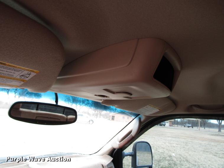 image for item DB6864 2005 Ford F350 Super Duty King Ranch Crew Cab pickup truck