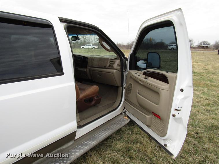image for item DB6864 2005 Ford F350 Super Duty King Ranch Crew Cab pickup truck