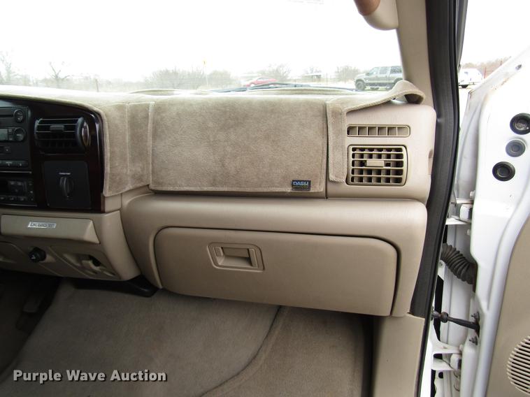 image for item DB6864 2005 Ford F350 Super Duty King Ranch Crew Cab pickup truck