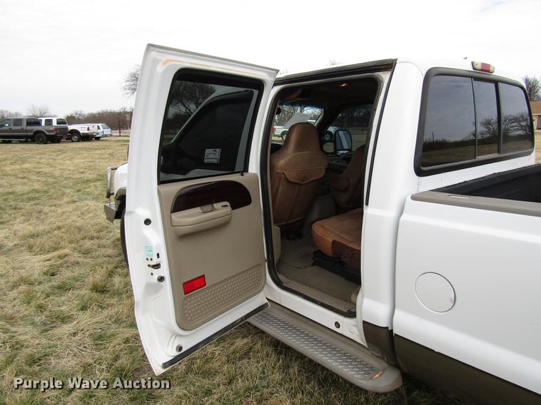 image for item DB6864 2005 Ford F350 Super Duty King Ranch Crew Cab pickup truck