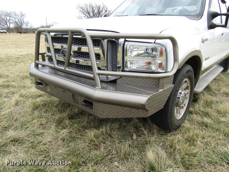 image for item DB6864 2005 Ford F350 Super Duty King Ranch Crew Cab pickup truck