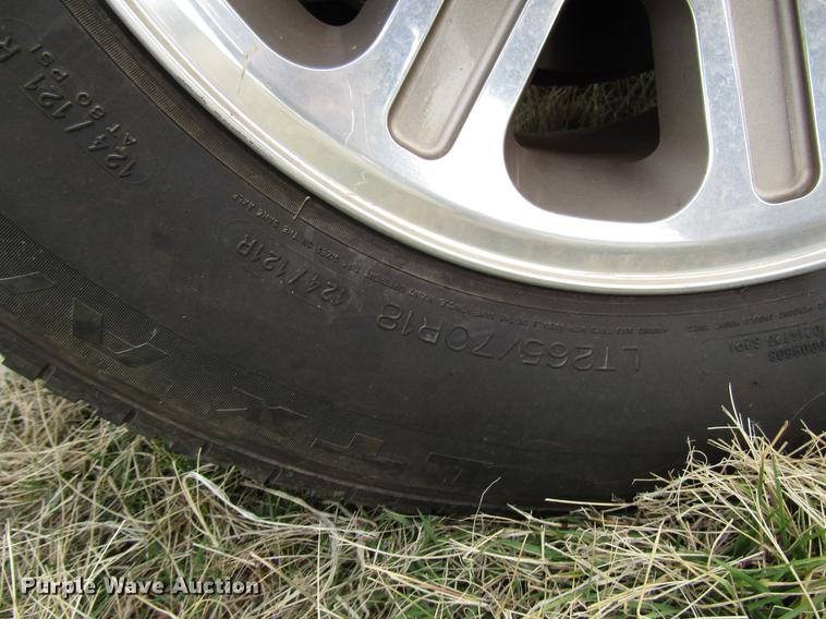 image for item DB6864 2005 Ford F350 Super Duty King Ranch Crew Cab pickup truck