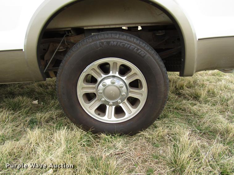 image for item DB6864 2005 Ford F350 Super Duty King Ranch Crew Cab pickup truck