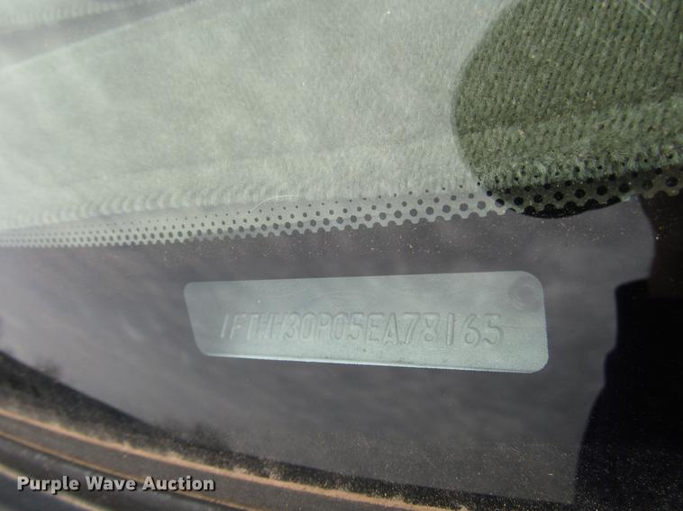 image for item DB6864 2005 Ford F350 Super Duty King Ranch Crew Cab pickup truck