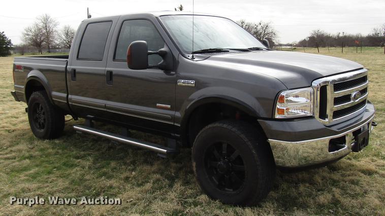 image for item DB6866 2006 Ford F250 Super Duty Crew Cab pickup truck