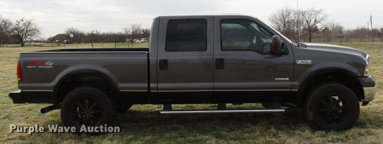 image for item DB6866 2006 Ford F250 Super Duty Crew Cab pickup truck