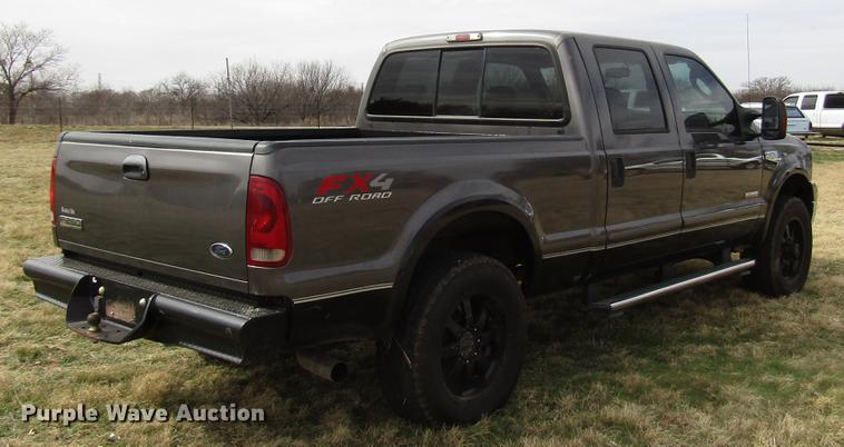 image for item DB6866 2006 Ford F250 Super Duty Crew Cab pickup truck