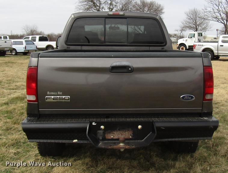 image for item DB6866 2006 Ford F250 Super Duty Crew Cab pickup truck