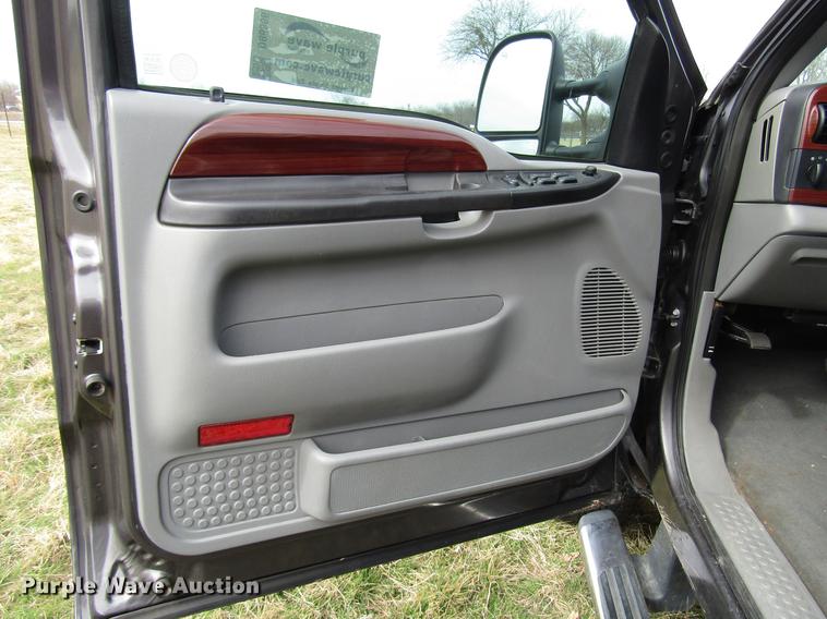 image for item DB6866 2006 Ford F250 Super Duty Crew Cab pickup truck