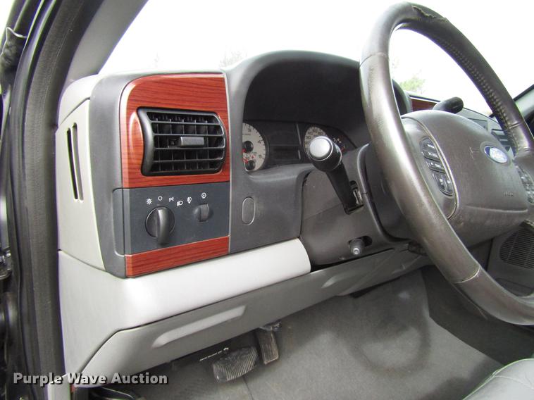 image for item DB6866 2006 Ford F250 Super Duty Crew Cab pickup truck