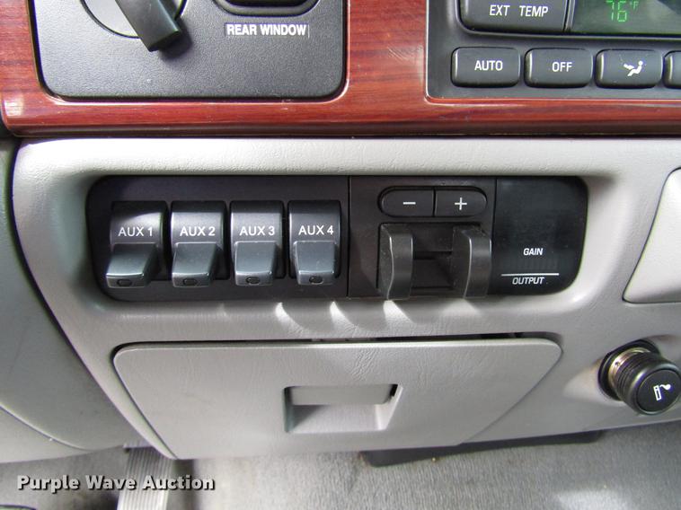 image for item DB6866 2006 Ford F250 Super Duty Crew Cab pickup truck