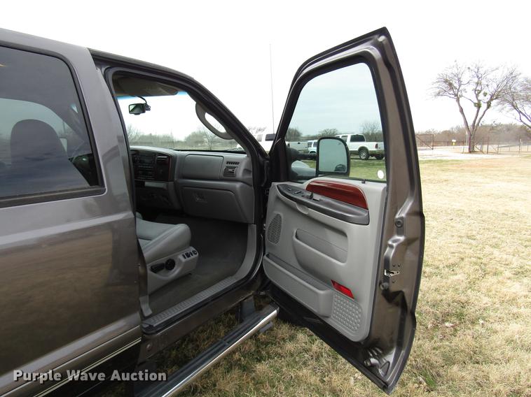 image for item DB6866 2006 Ford F250 Super Duty Crew Cab pickup truck