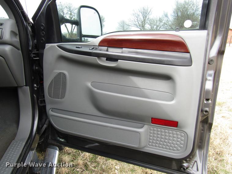 image for item DB6866 2006 Ford F250 Super Duty Crew Cab pickup truck