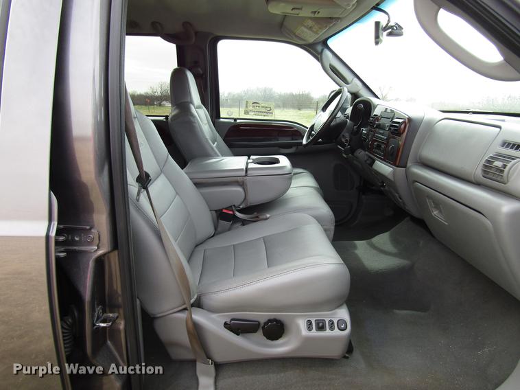 image for item DB6866 2006 Ford F250 Super Duty Crew Cab pickup truck