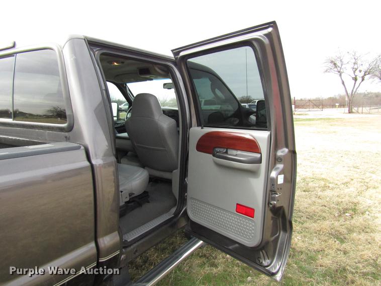 image for item DB6866 2006 Ford F250 Super Duty Crew Cab pickup truck
