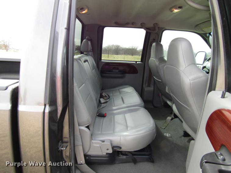 image for item DB6866 2006 Ford F250 Super Duty Crew Cab pickup truck