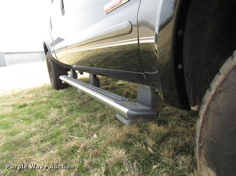 image for item DB6866 2006 Ford F250 Super Duty Crew Cab pickup truck