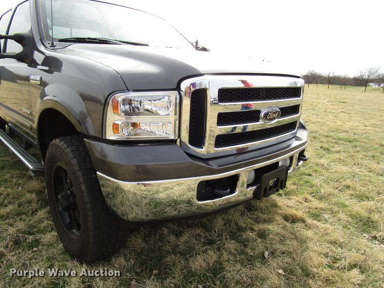 image for item DB6866 2006 Ford F250 Super Duty Crew Cab pickup truck