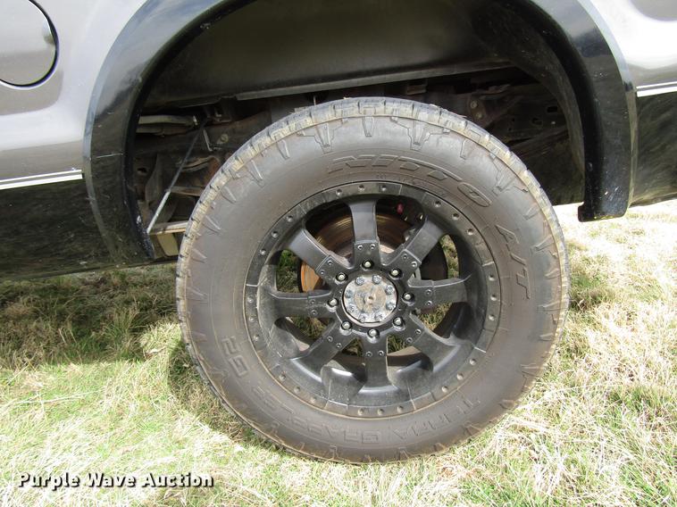 image for item DB6866 2006 Ford F250 Super Duty Crew Cab pickup truck