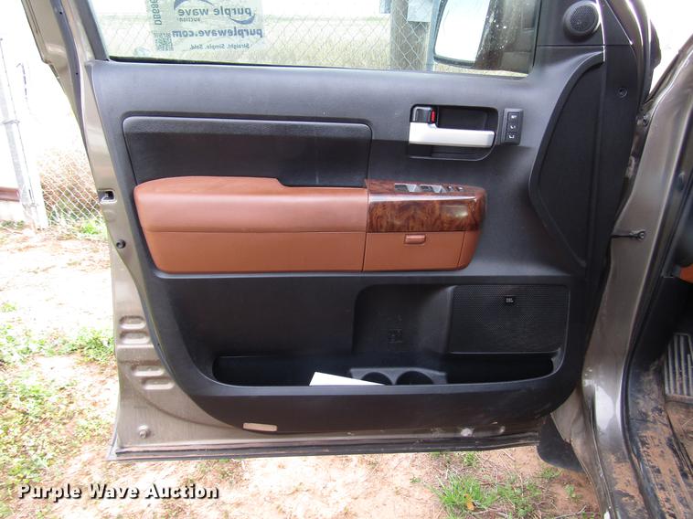 image for item DB6868 2008 Toyota Tundra CrewMax pickup truck