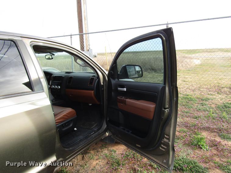 image for item DB6868 2008 Toyota Tundra CrewMax pickup truck