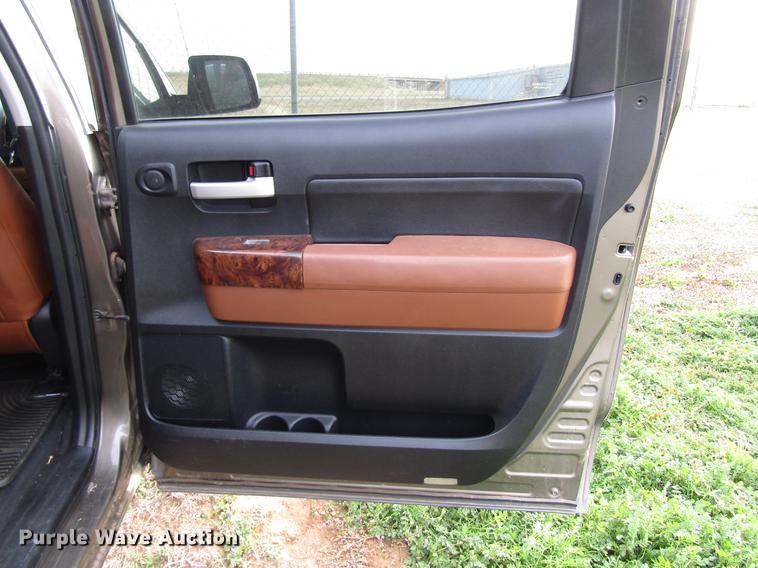 image for item DB6868 2008 Toyota Tundra CrewMax pickup truck