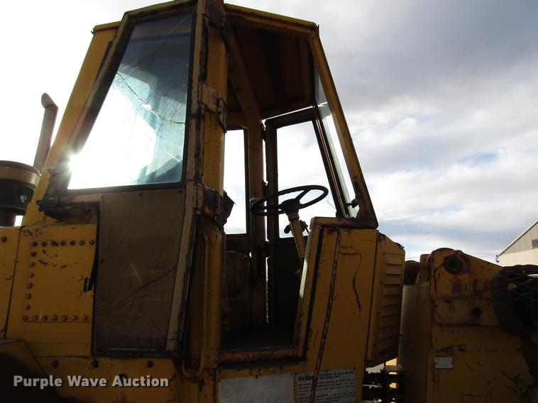 image for item DB6876 1972 Caterpillar 930C wheel loader