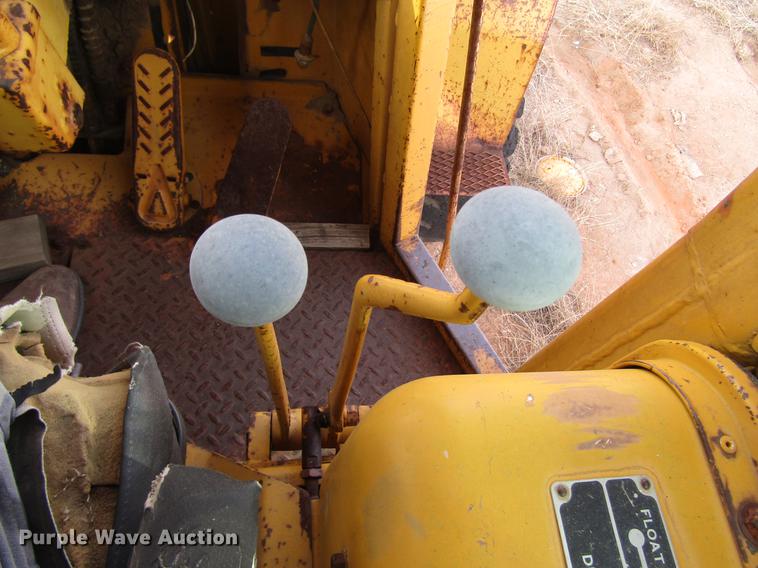 image for item DB6876 1972 Caterpillar 930C wheel loader