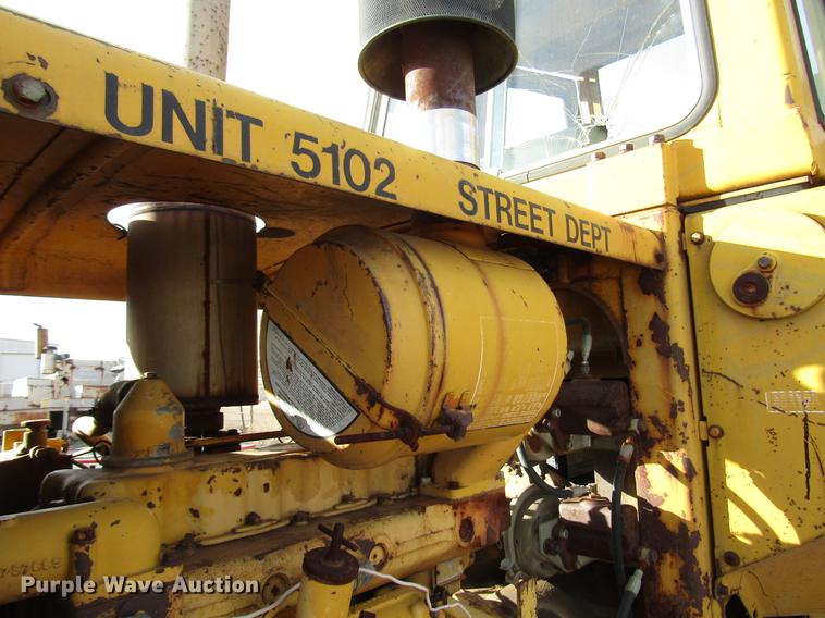 image for item DB6876 1972 Caterpillar 930C wheel loader