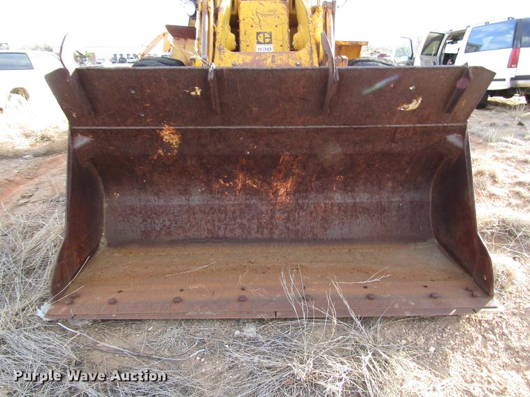 image for item DB6876 1972 Caterpillar 930C wheel loader