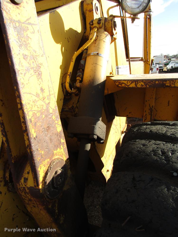 image for item DB6876 1972 Caterpillar 930C wheel loader