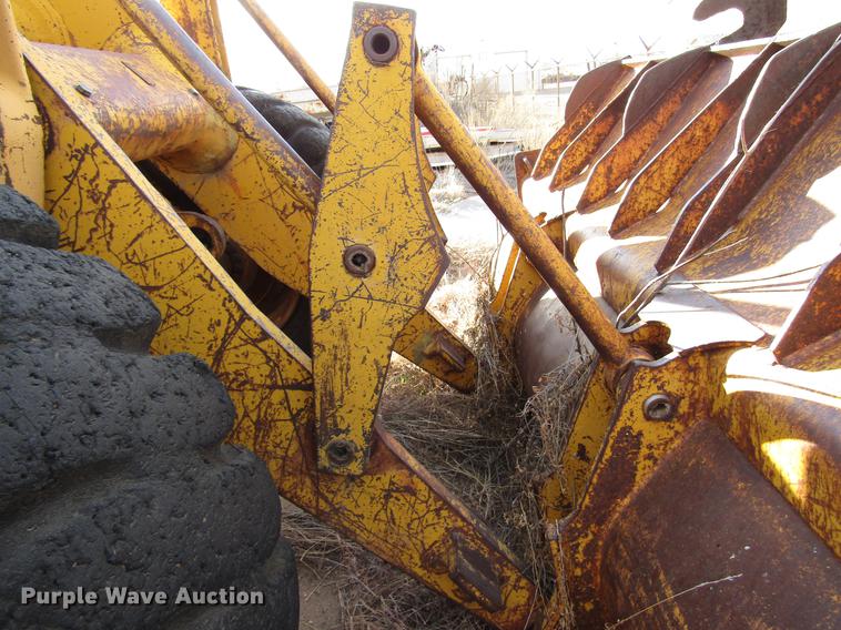 image for item DB6876 1972 Caterpillar 930C wheel loader