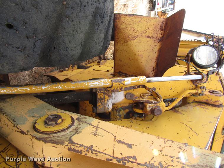 image for item DB6876 1972 Caterpillar 930C wheel loader