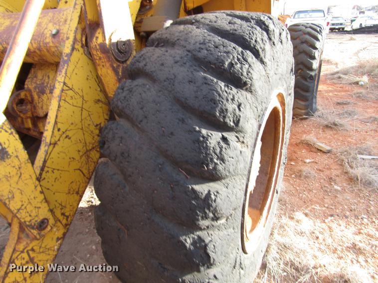 image for item DB6876 1972 Caterpillar 930C wheel loader