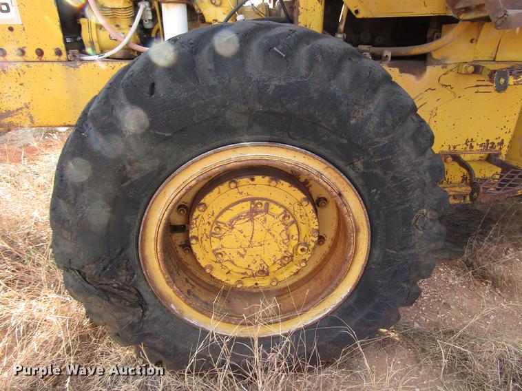 image for item DB6876 1972 Caterpillar 930C wheel loader