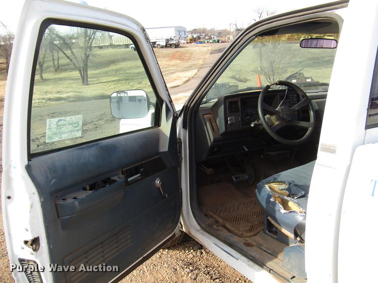 image for item DB6878 1993 Chevrolet 1500 pickup truck