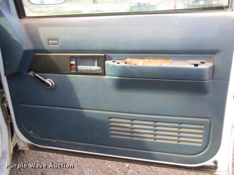 image for item DB6878 1993 Chevrolet 1500 pickup truck