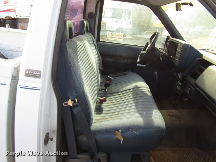 image for item DB6878 1993 Chevrolet 1500 pickup truck