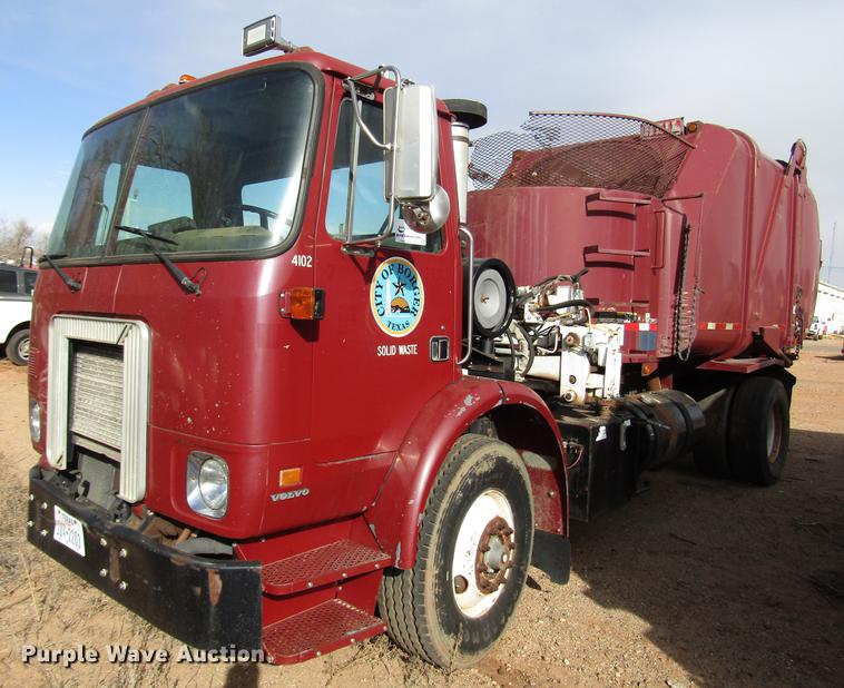 image for item DB6879 1999 Volvo Xpeditor refuse truck