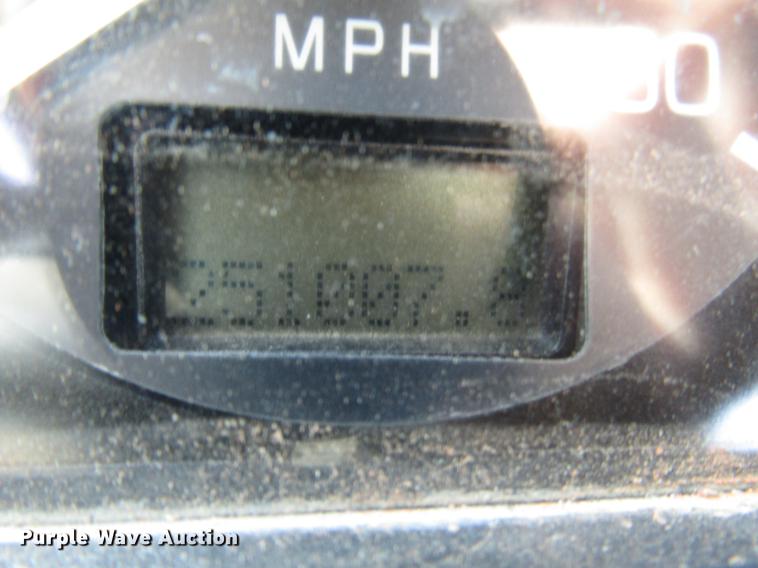 image for item DB6879 1999 Volvo Xpeditor refuse truck