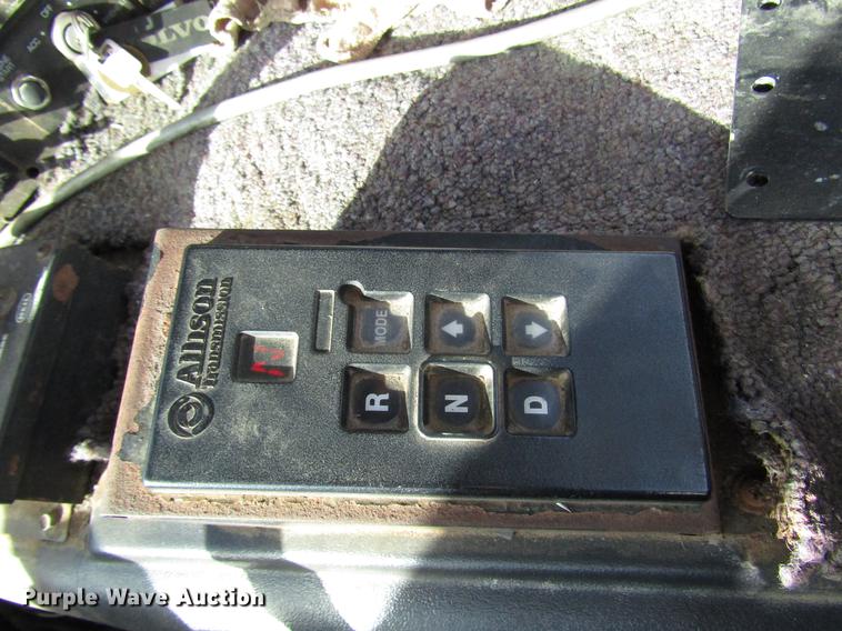 image for item DB6879 1999 Volvo Xpeditor refuse truck